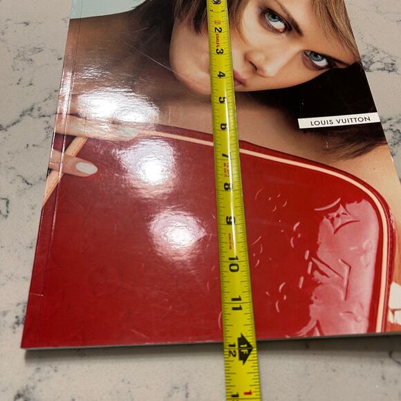 Louis Vuitton 2001 Catalog – Vintage Fashion Lookbook, Rare Collector’s Item - Picture 7 of 9